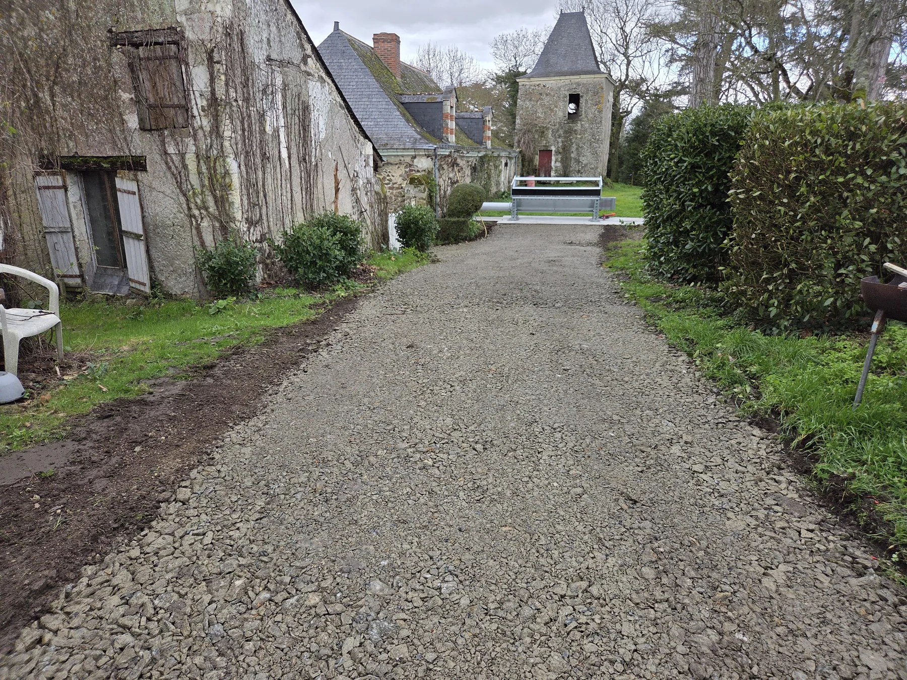 Empierrement d'un chemin d'accès